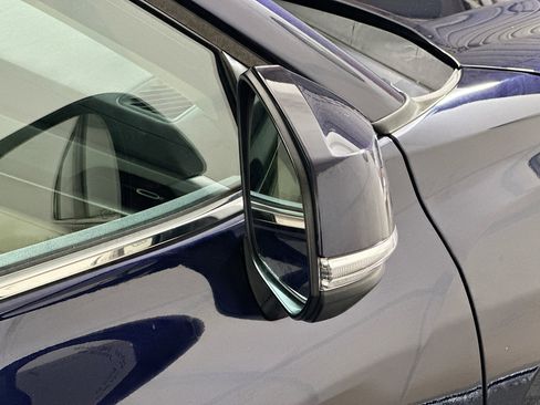 Used 2023 Toyota Highlander XLE image 10