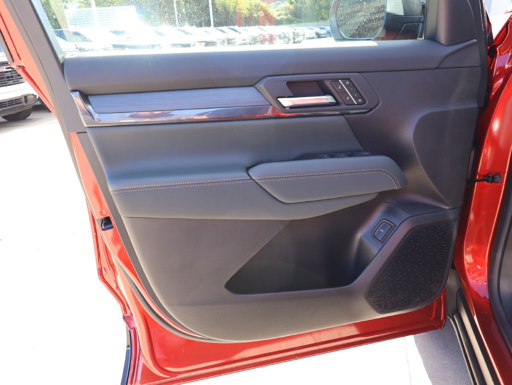 New 2027 GMC Terrain AT4 w/ Convenience Package III AWD/4WD image 11