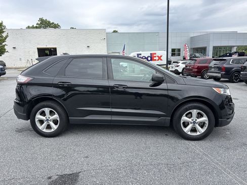 Used 2018 Ford Edge SE FWD image 5