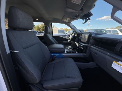 New 2025 Ford F150 Lightning XLT image 26