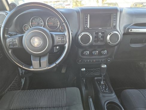 Used 2012 Jeep Wrangler Unlimited Sahara w/ Connectivity Group image 13