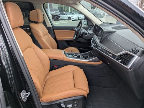 Used 2023 BMW X7 xDrive40i w/ Premium Package image 34