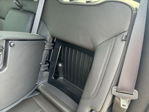 Certified 2025 Chevrolet Silverado 1500 High Country w/ Technology Package AWD/4WD image 16