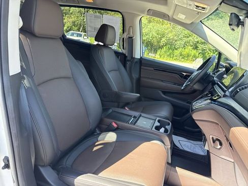 Used 2025 Honda Odyssey Elite image 29