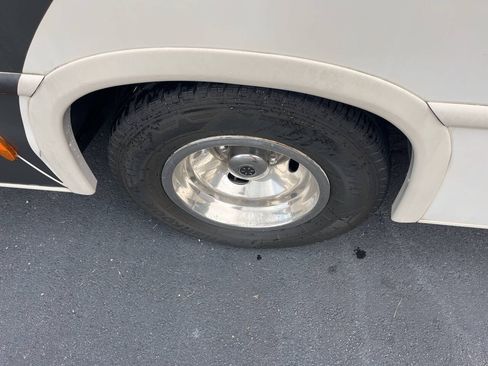 Used 2018 Ford E-450 and Econoline 450 Super Duty w/ Motorhome Prep Package RWD image 25