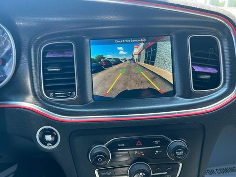 Used 2018 Dodge Charger R/T RWD image 21