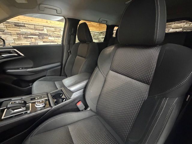 Used 2022 Mitsubishi Outlander ES AWD/4WD image 14