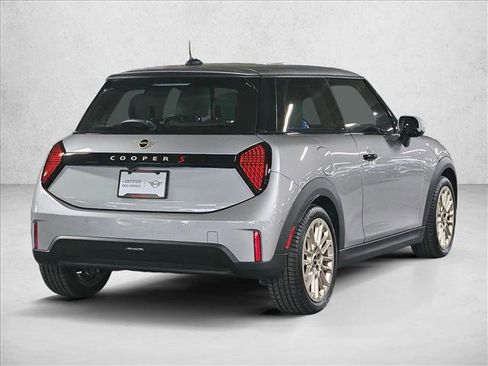Certified 2025 MINI Cooper S image 5