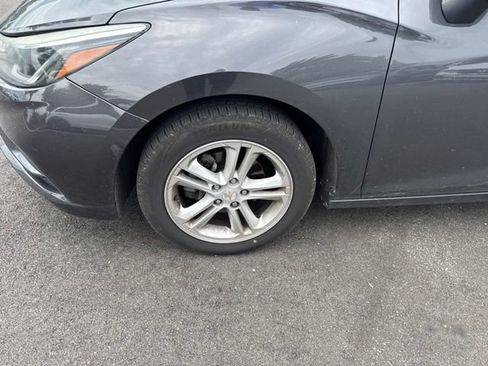 Used 2017 Chevrolet Cruze LT w/ Convenience Package FWD image 19