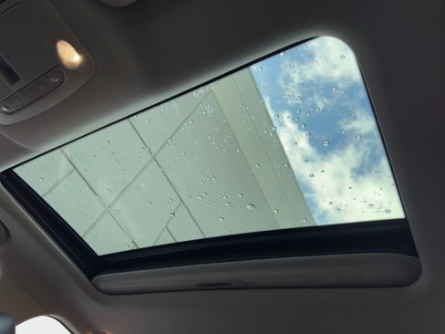 Used 2018 INFINITI Q50 Sport image 11