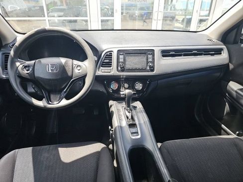 Used 2016 Honda HR-V LX image 10