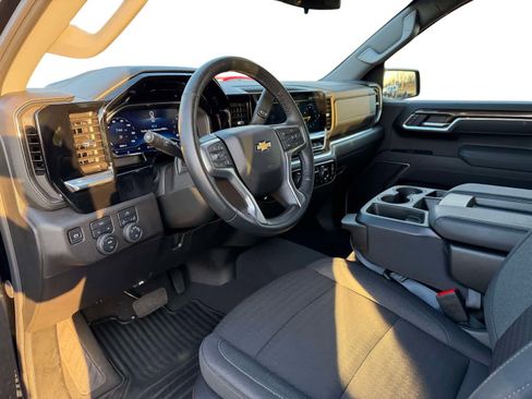Used 2025 Chevrolet Silverado 1500 LT image 14