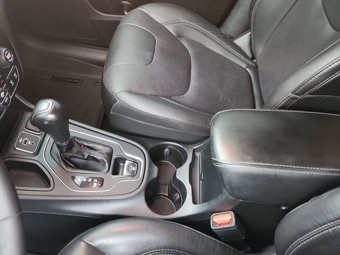 Certified 2021 Jeep Cherokee Latitude Lux w/ Comfort/Convenience Group FWD image 31