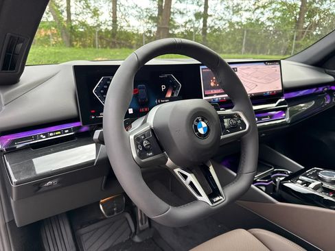 Used 2027 BMW 530i xDrive w/ M Sport Package AWD/4WD image 13