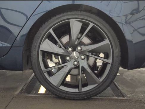 Used 2023 Genesis G70 2.0T w/ Sport Prestige Package image 9