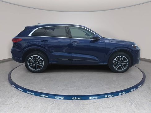 Certified 2025 Audi Q5 Premium w/ Convenience Package AWD/4WD image 4