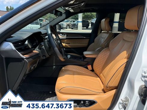 Used 2024 Jeep Grand Cherokee L Summit w/ Advanced Protech Group IV AWD/4WD image 11