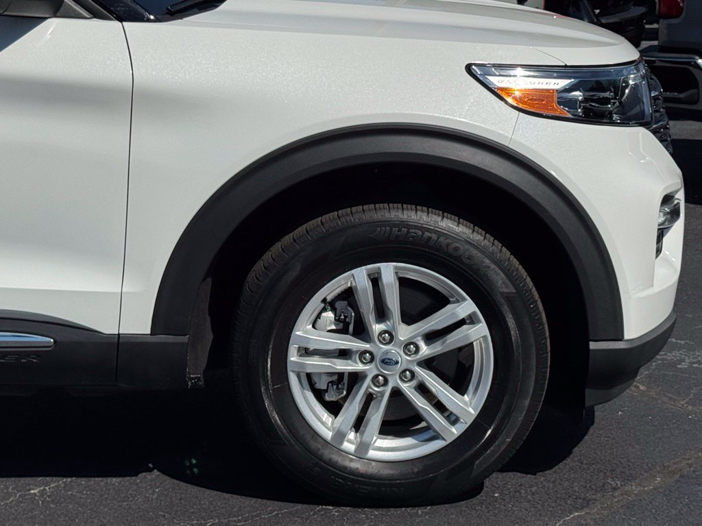 Used 2023 Ford Explorer XLT w/ Equipment Group 202A AWD/4WD image 45