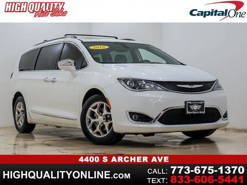 Used 2018 Chrysler Pacifica Limited image 1