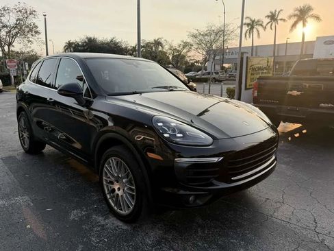 Used 2016 Porsche Cayenne S w/ Premium Plus Package AWD/4WD image 2