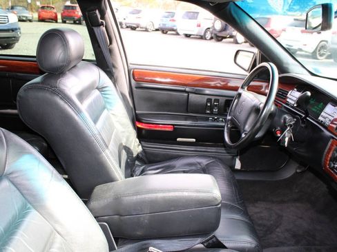 Used 1995 Cadillac De Ville Sedan FWD image 11