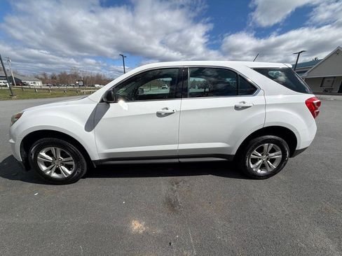 Used 2017 Chevrolet Equinox LS image 2