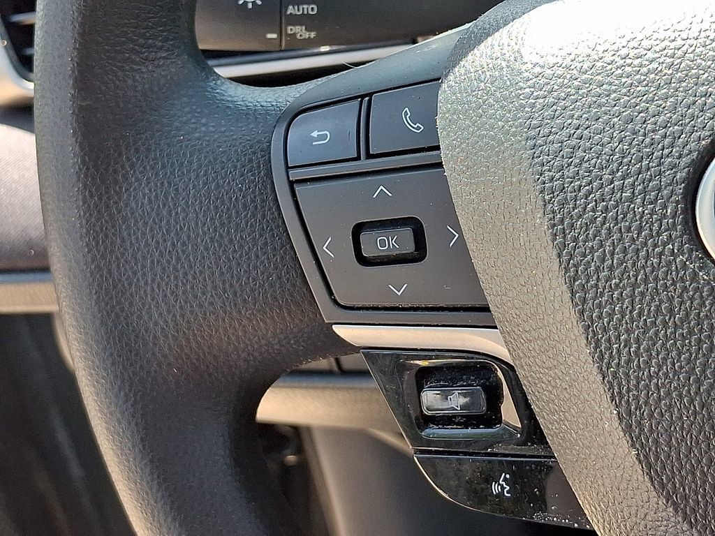Used 2025 Toyota Camry LE FWD image 20