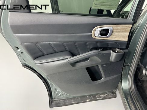 Used 2021 Kia Sorento SX Prestige image 32