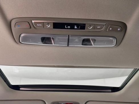 Used 2024 Kia Telluride EX w/ EX Captain's Chair Package FWD image 32