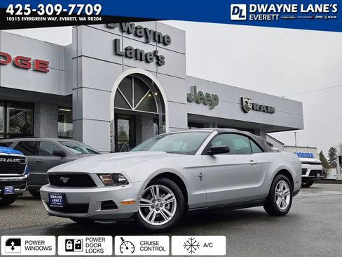 Used 2010 Ford Mustang Convertible image 1