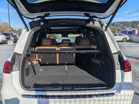 Used 2026 Mercedes-Benz GLS 450 4MATIC image 6