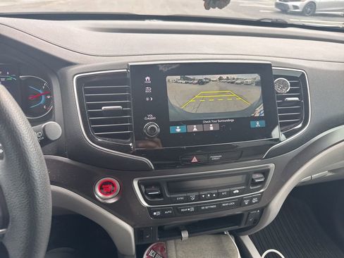 Used 2021 Honda Pilot EX image 6