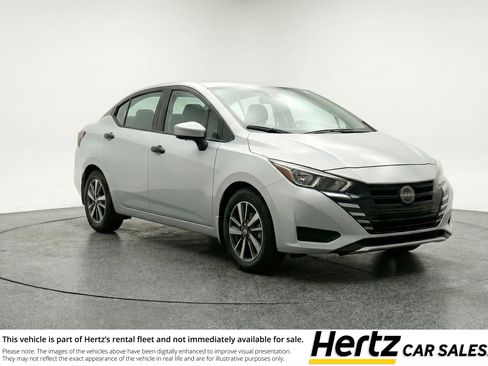 Used 2025 Nissan Versa SV image 1