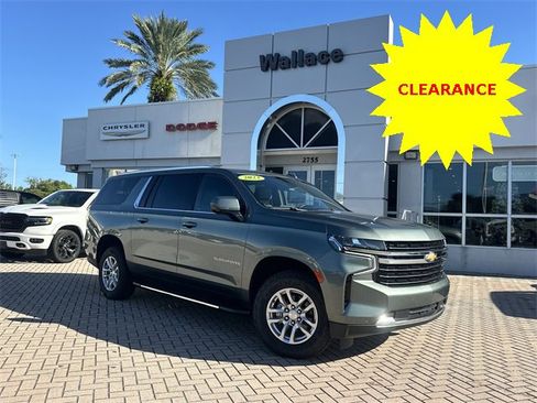 Used 2023 Chevrolet Suburban LT image 1