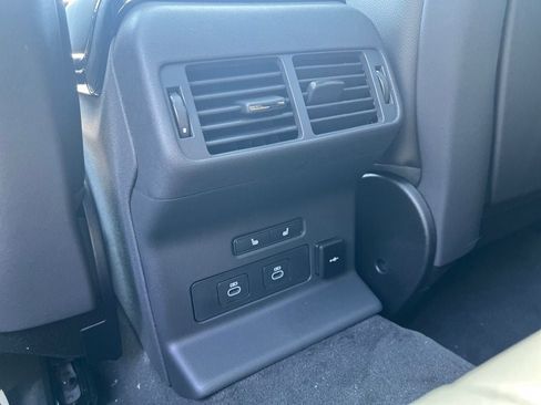 New 2026 Land Rover Range Rover Velar Dynamic SE image 24