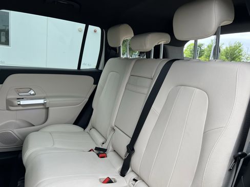 Certified 2025 Mercedes-Benz GLB 250 4MATIC image 32