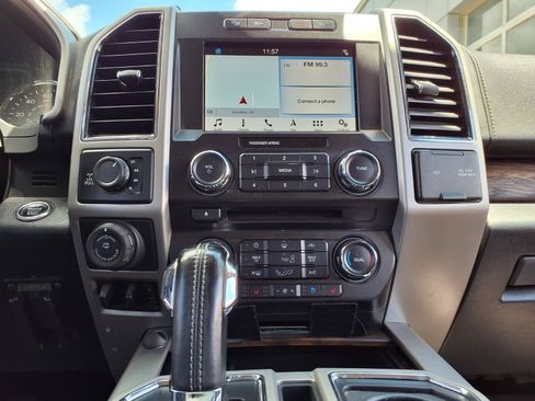 Used 2018 Ford F150 Lariat AWD/4WD image 12