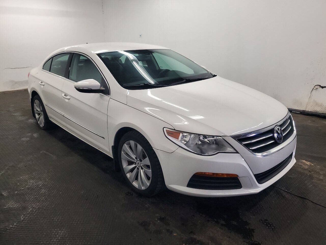Used 2011 Volkswagen CC Sport FWD image 3