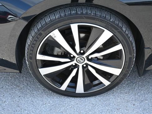 Used 2021 Nissan Altima 2.5 Platinum AWD/4WD image 7