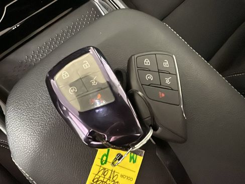 Used 2024 Chevrolet Blazer EV LT AWD/4WD image 22