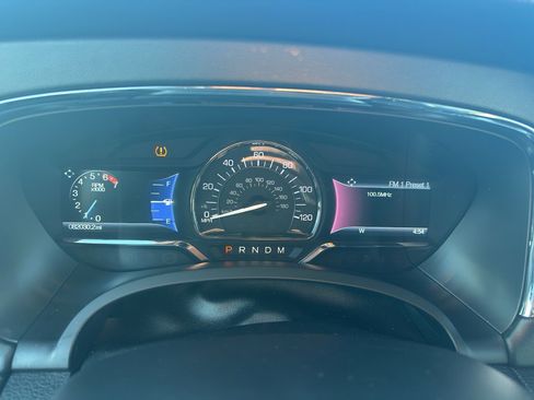 Used 2017 Lincoln Navigator L Select image 5