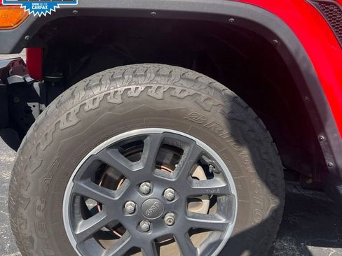 Used 2020 Jeep Gladiator Overland AWD/4WD image 12