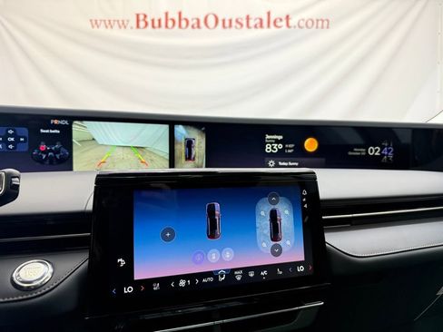 New 2026 Lincoln Nautilus Premier w/ Equipment Group 102A AWD/4WD image 13