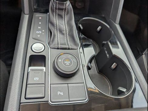 Used 2022 Volkswagen Atlas SEL R-Line image 16