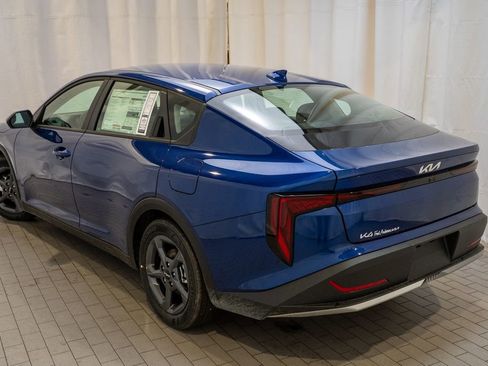 New 2025 Kia K4 LXS image 4