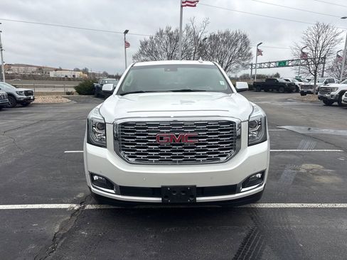 Used 2019 GMC Yukon Denali w/ Denali Ultimate Package image 2