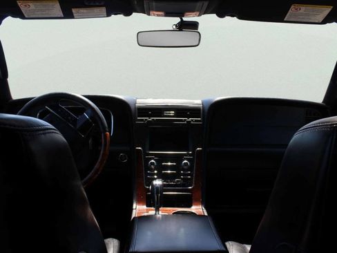 Used 2016 Lincoln Navigator Select AWD/4WD image 8
