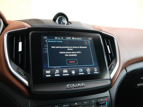 Used 2018 Maserati Ghibli Sedan 4D image 38