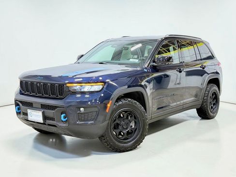 Used 2022 Jeep Grand Cherokee Trailhawk AWD/4WD image 20