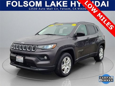 Used 2022 Jeep Compass Latitude image 1